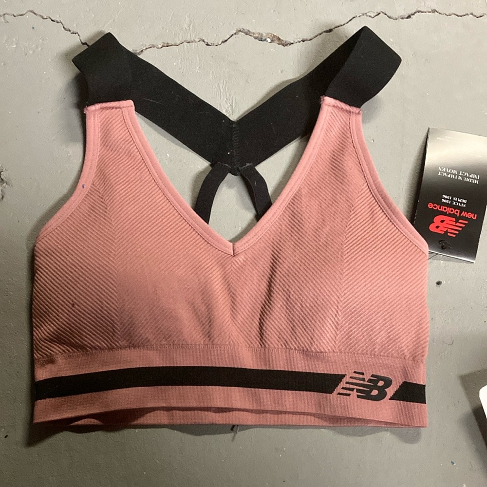 New Balance Pink and Black Sports Bra Moisture-Wicking size Small NWT